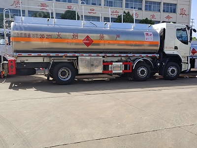 柳汽乘龙H5三轴24方碳钢罐油罐车_运输介质汽油可拉16吨图片